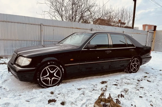 Mercedes-Benz S-класс 1992 года выпуска за 500 тыс. рублей