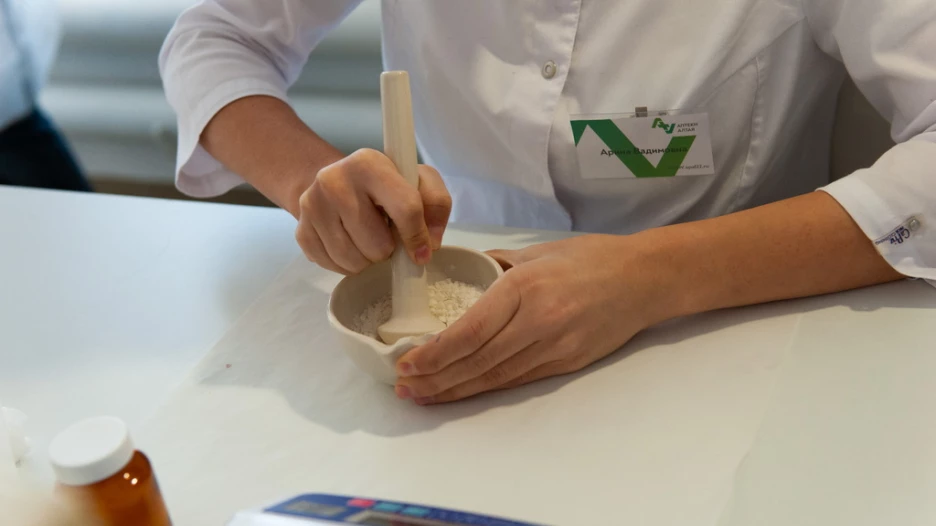 Открытие производственной аптеки.