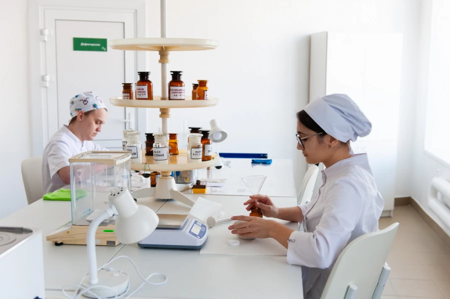 Открытие производственной аптеки.