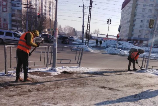 Как чистят снег в Барнауле