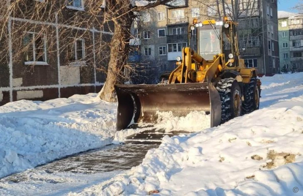 Как чистят снег в Барнауле