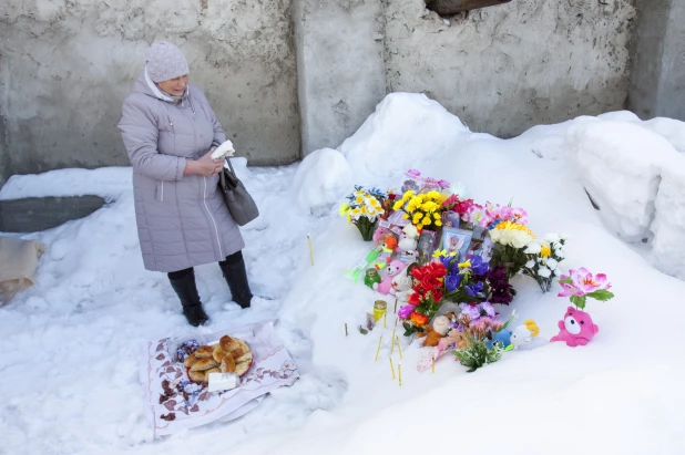 Как в селе Урожайное Советского района переживают гибель полуторагодовалой девочки от рук матери. 