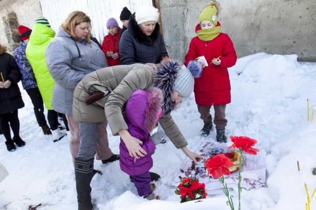 Как в селе Урожайное Советского района переживают гибель полуторагодовалой девочки от рук матери. 