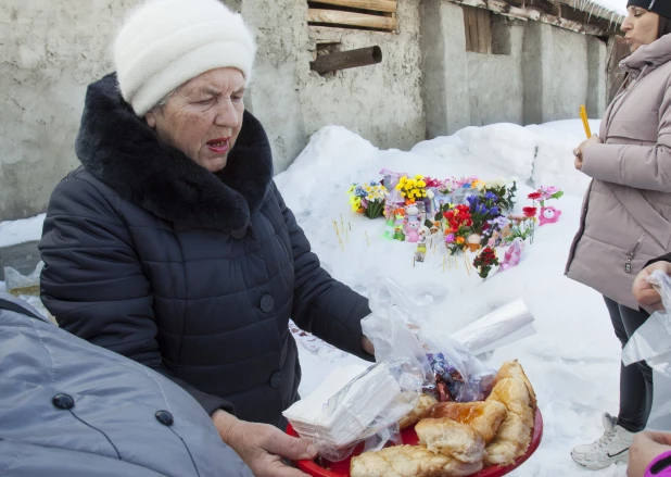 Как в селе Урожайное Советского района переживают гибель полуторагодовалой девочки от рук матери. 