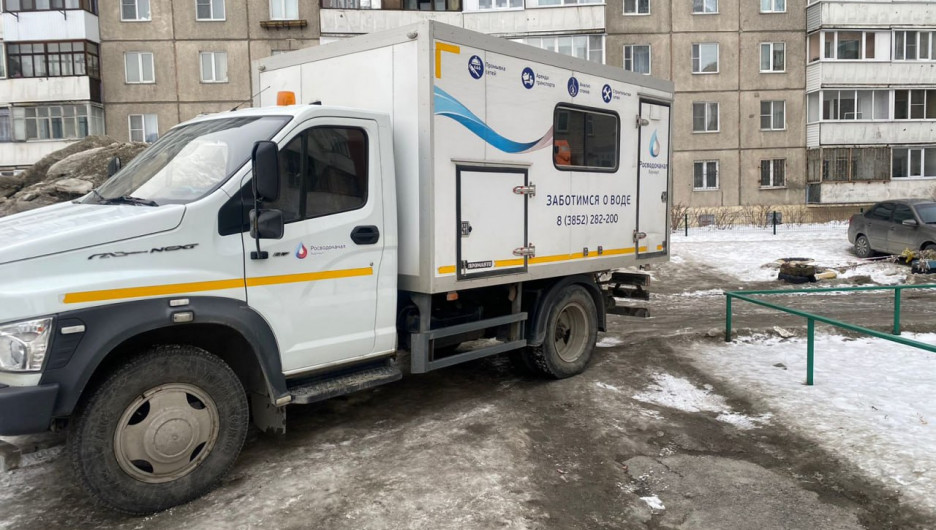Отопление отключили в 11 домах из-за коммунальной аварии в центре Барнаула 