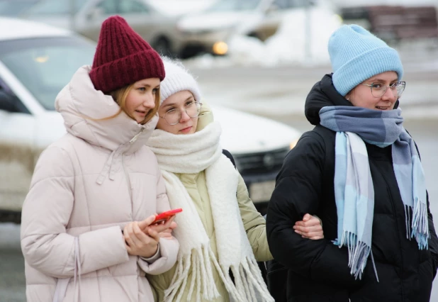 Девушки на улицах Барнаула 