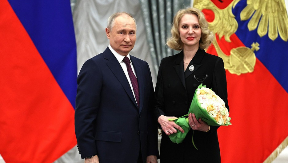 Владимир Путин наградил настоятеля собора и учителя из Барнаула