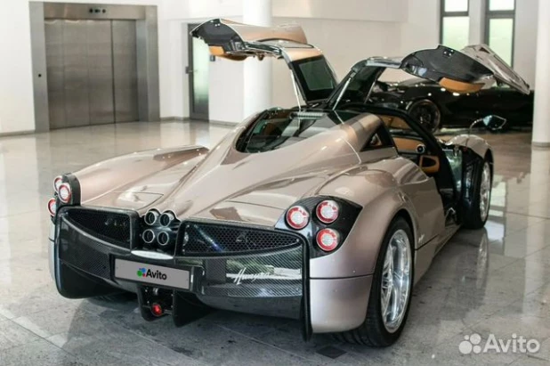 Pagani Huayra.