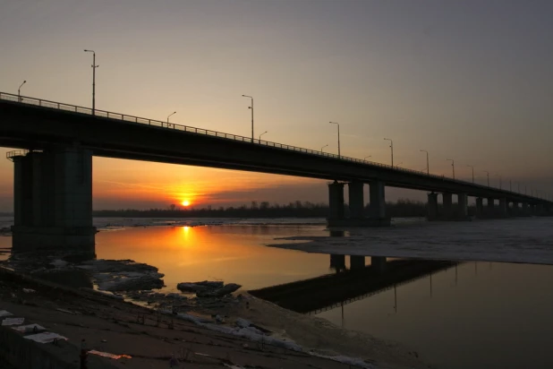 Закат на Новом мосту.