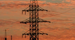 Персиковый закат и ЛЭП.