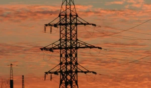 Персиковый закат и ЛЭП.