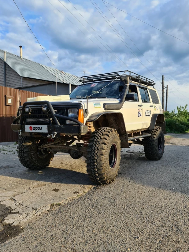 Продажа Jeep Cherokee, 1993 год в Барнауле