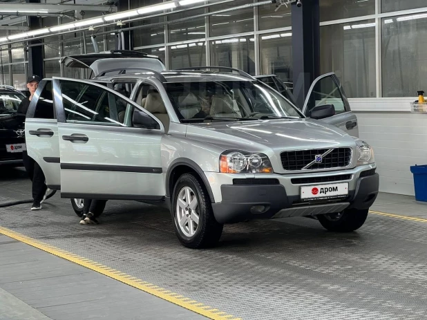 Продажа Volvo XC90, 2004 год в Барнауле.