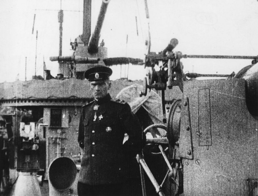 Вице-адмирал Колчак на боевом корабле, июль 1916 года.