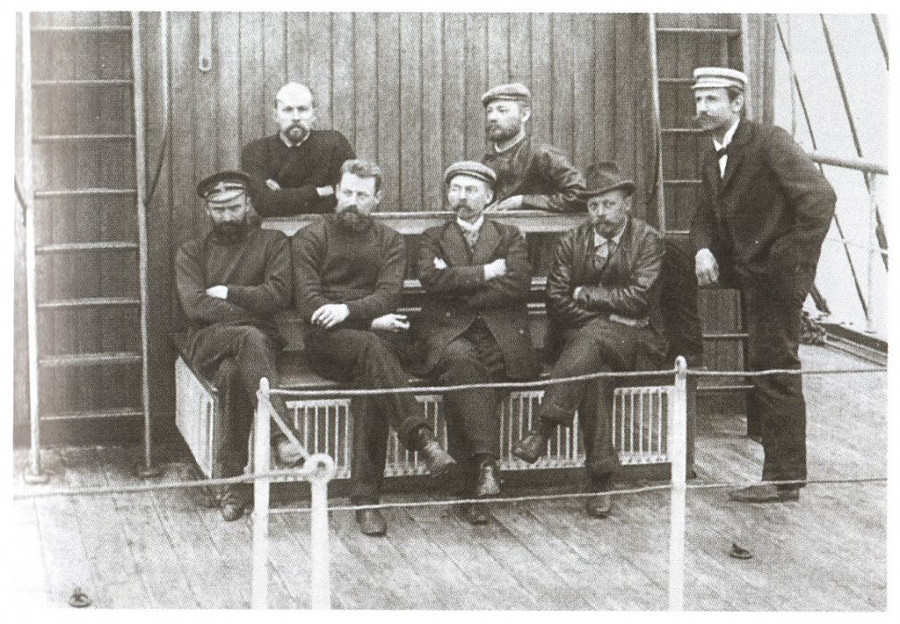 Участники северной экспедиции на «Заре». Крайний слева — А. Колчак.