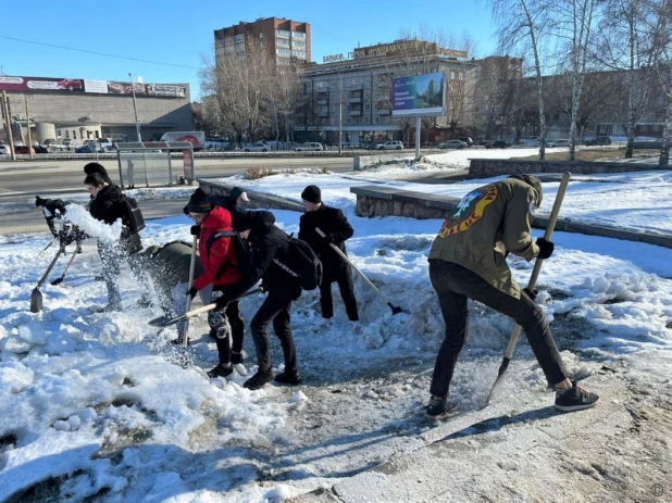 В Барнауле провели первый в году «чистый четверг».