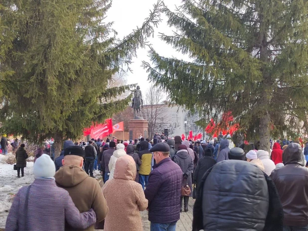 Митинг против повышения тарифов ЖКХ в Бийске.