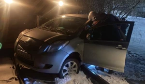 Поезд столкнулся с автомобилем.