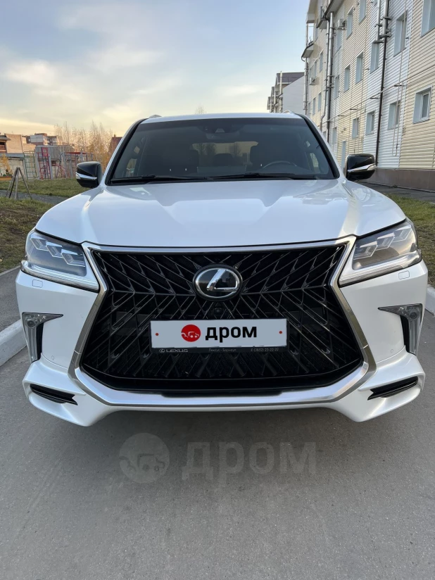 Lexus по цене "трешки" в центре города продают в Барнауле.