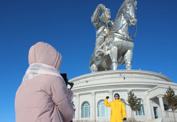 Памятник Чингисхану в Цонжин-Болдоге.