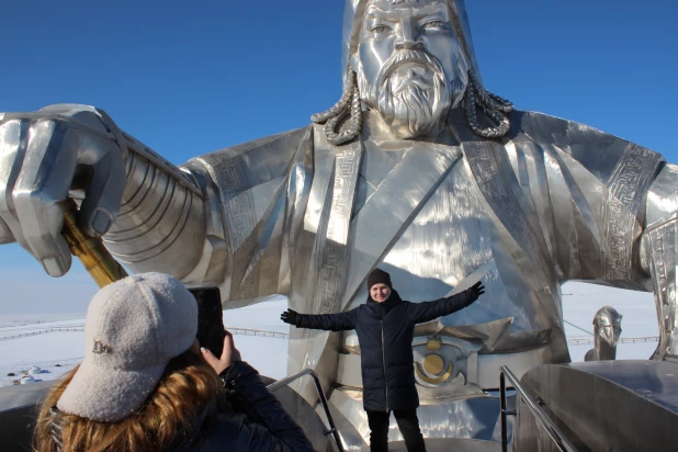 Памятник Чингисхану в Цонжин-Болдоге.