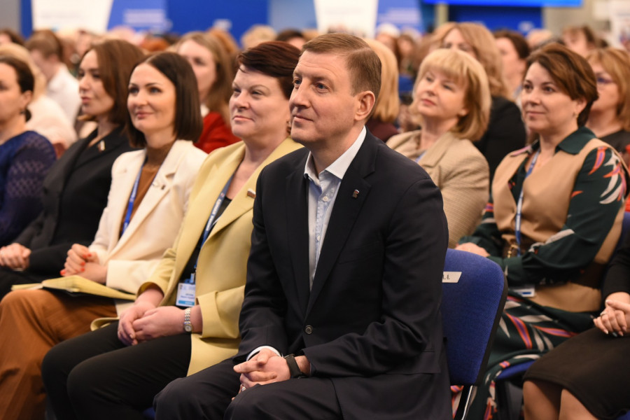 «Женское движение Единой России» представило инициативы по поддержке женщин. В Москве прошёл первый Всероссийский форум партийного проекта