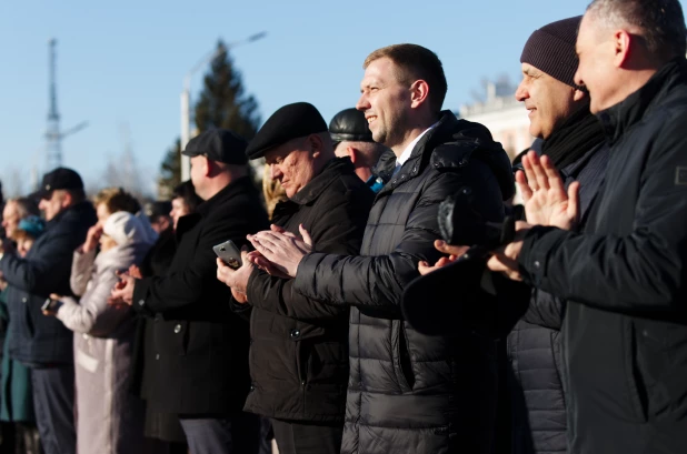 Вручение ключей от автомобилей скорой помощи.