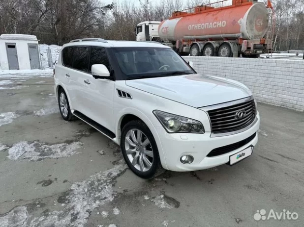 Infiniti QX56.