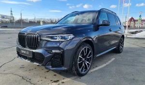 BMW X7 2022 года выпуска за 14 млн рублей