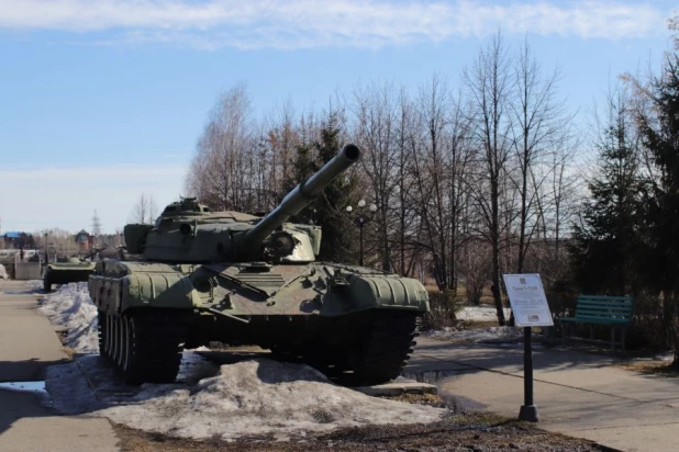 Вандалы в бийском парке Победы.