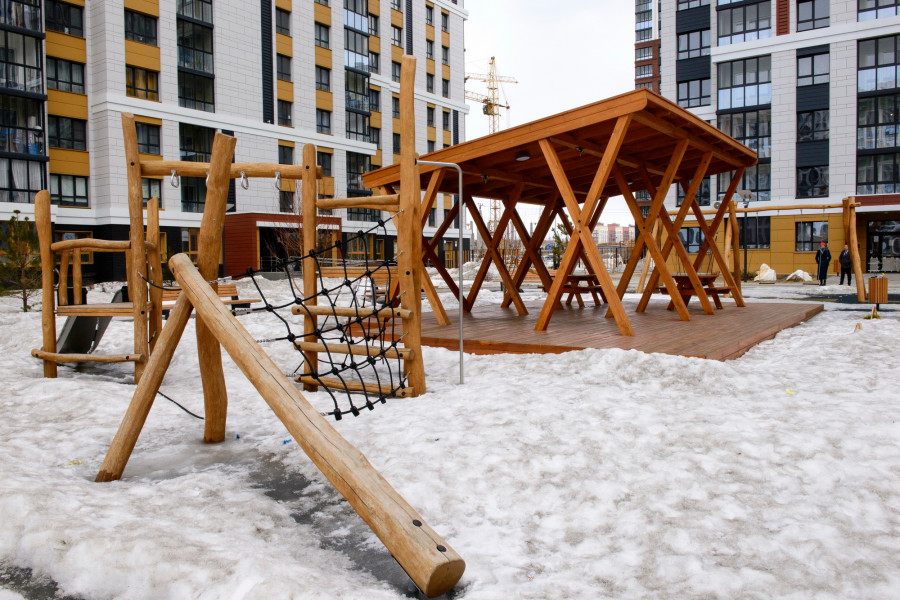 ЖК «Лапландия» – яркий жилой комплекс с с современной детской площадкой для игр.