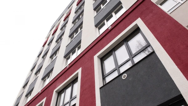 Девятиэтажный дом на ул. Беляева, 14 для переселенцев из аварийного жилья и детей-сирот.