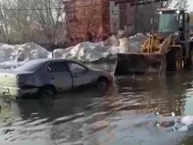 Вода в селе Солнечное, 30 марта. 