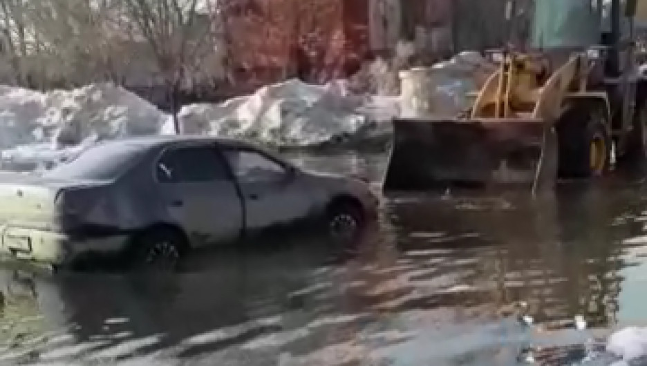 Вода в селе Солнечное, 30 марта. 