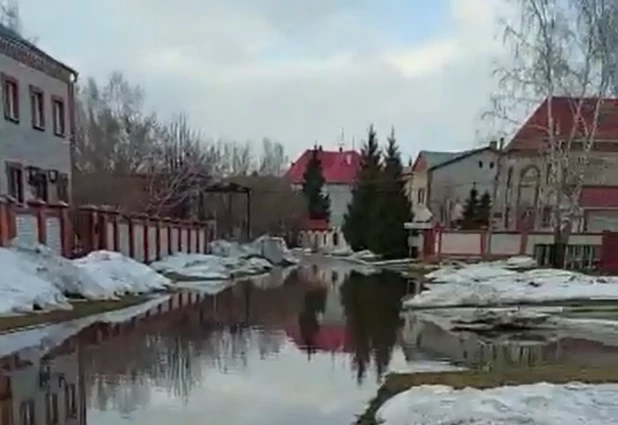 Вода в селе Солнечное, 30 марта. 