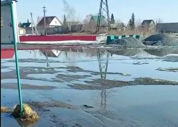 Вода в селе Солнечное, 30 марта. 