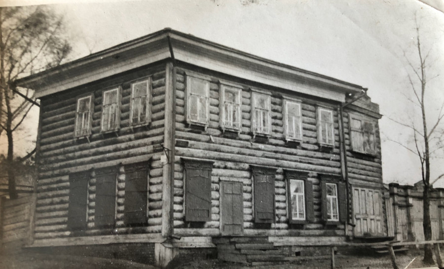 Дом Поскотиновых на Троицком проспекте - ныне на ул. Аванесова, 99.