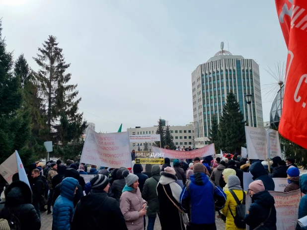 Митинг в центре Новосибирска