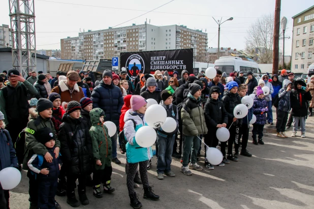 Состоялось торжественное открытие нового центра смешанных единоборств Топ Тим Сибирь по улице ул. Взлётной, 2в.