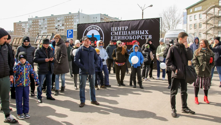 Состоялось торжественное открытие нового центра смешанных единоборств Топ Тим Сибирь по улице ул. Взлётной, 2в.