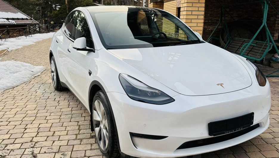  Электрокар Tesla Model Y продают за 5,9 млн рублей в Барнауле

