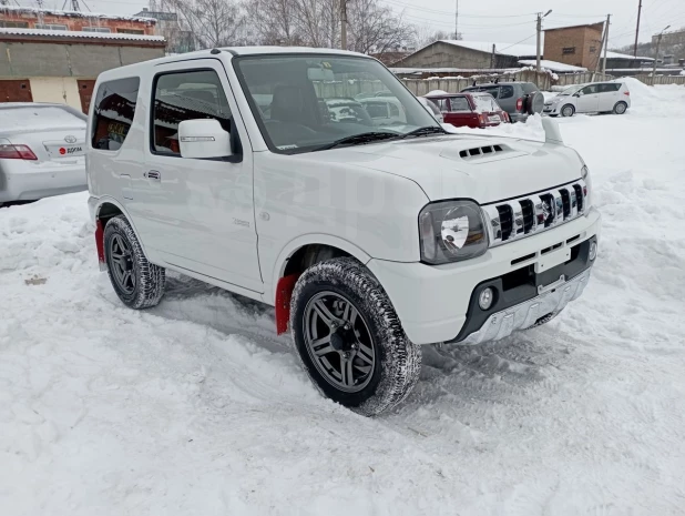 Suzuki Jimny 2013 года выпуска за 1 млн рублей