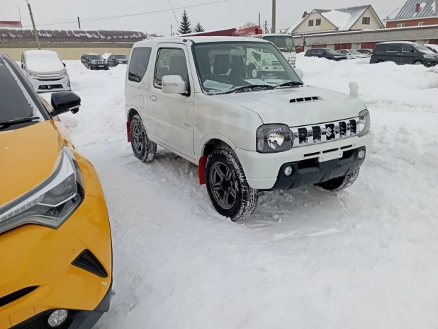 Suzuki Jimny 2013 года выпуска за 1 млн рублей