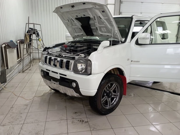 Suzuki Jimny 2013 года выпуска за 1 млн рублей