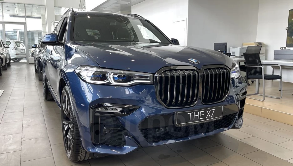 BMW X7 в великолепном синем цвете продают за 14,5 млн рублей в Барнауле

