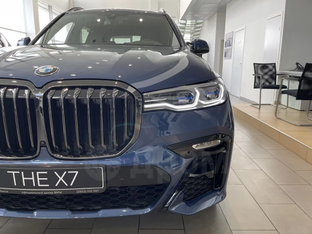 BMW X7 в великолепном синем цвете продают за 14,5 млн рублей в Барнауле

