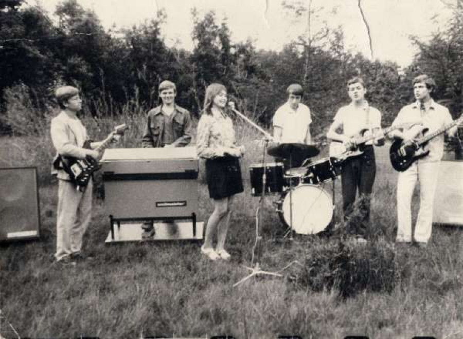 Школьный ансамбль Юрия Егорова, впоследствии группа «Наследники», фото конца 1960 годов.