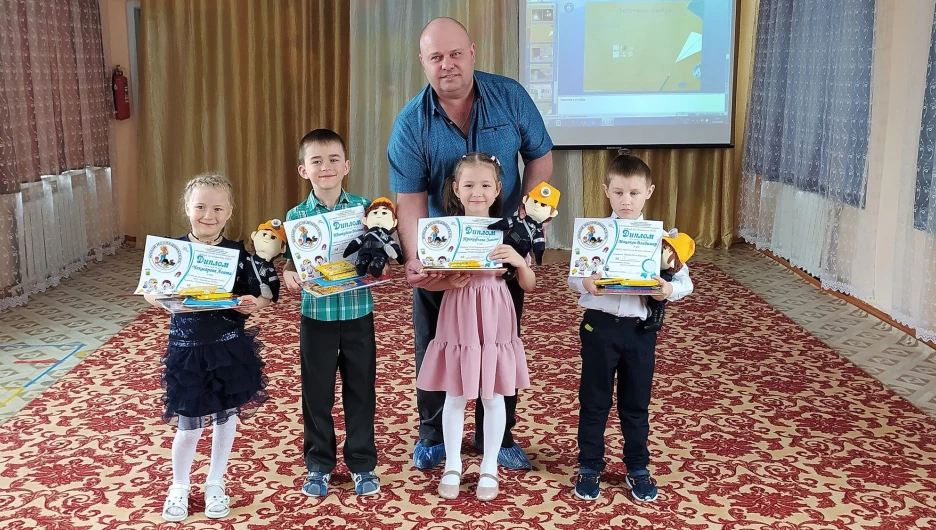 АО «Сибирь-Полиметаллы» поддержало участников детского конкурса исследовательских проектов