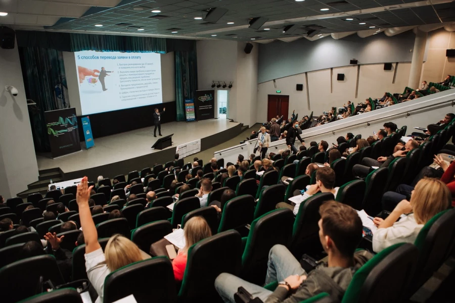 Конференцию «Формула бизнеса» в Барнауле.