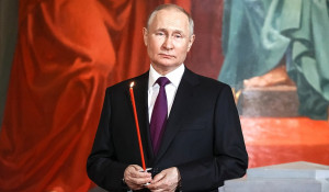 Путин на богослужении. 